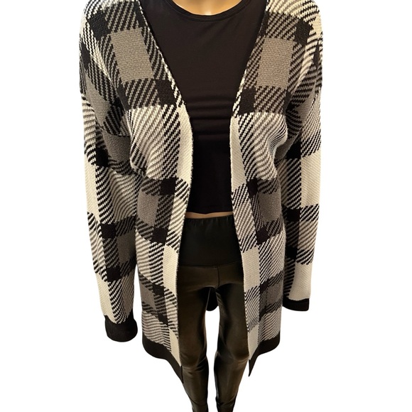 Elegant and cozy plaid cardigan - Picture 5 of 9